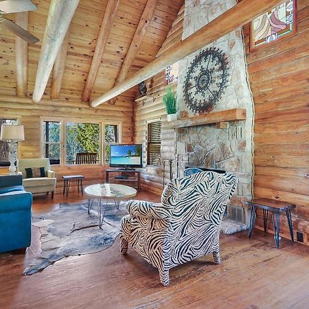 Clearwater Log Home Wimberley Exterior photo