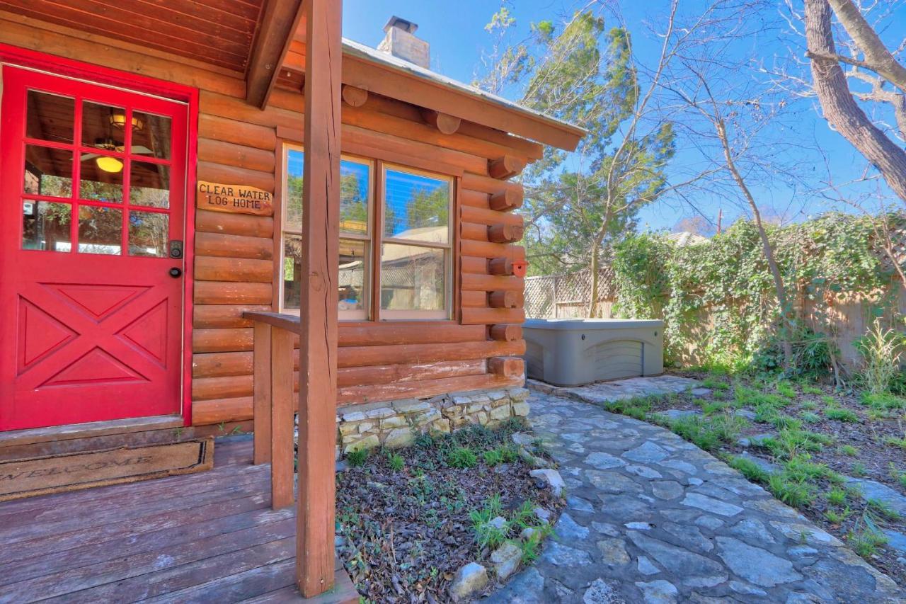 Clearwater Log Home Wimberley Exterior photo